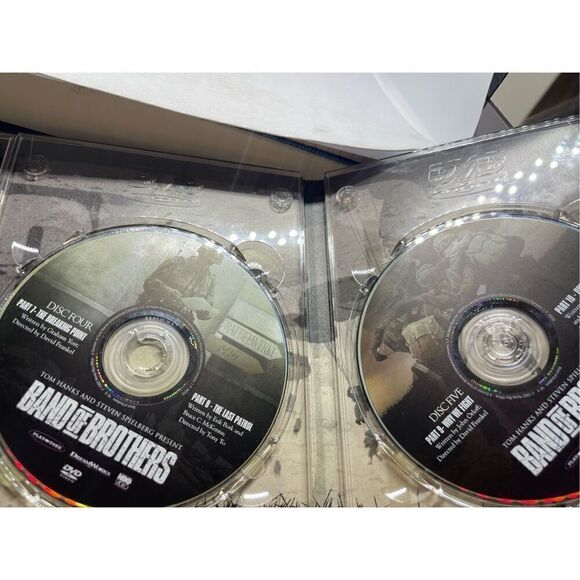 Band of Brothers DVD Box Set - Picture 5 of 8